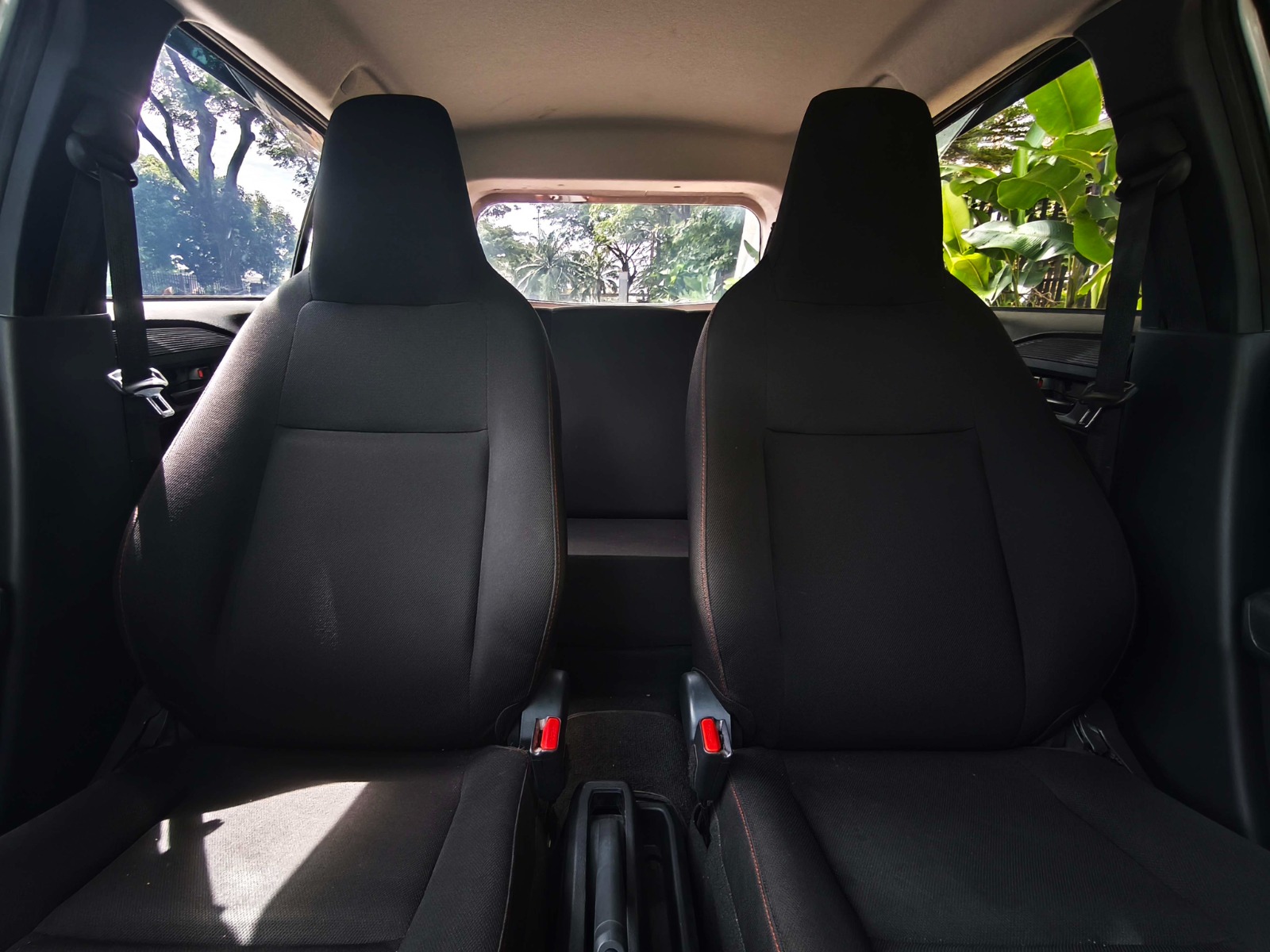 Daihatsu Ayla M 2024 M/T - Image 12