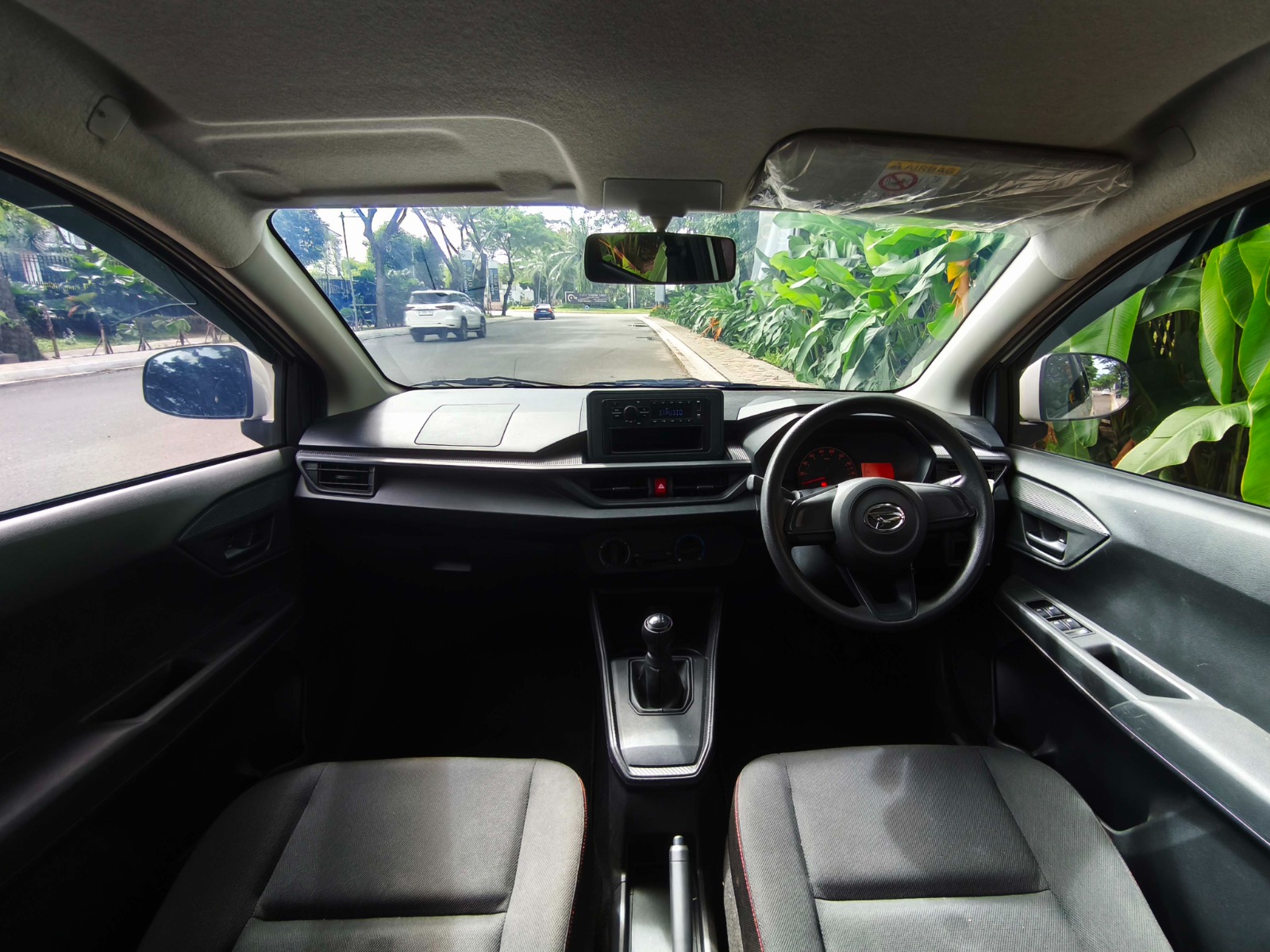 Daihatsu Ayla M 2024 M/T - Image 11