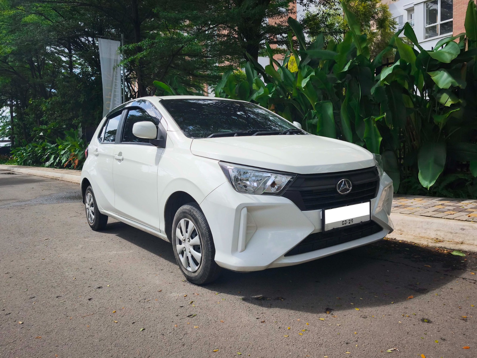 Daihatsu Ayla M 2024 M/T - Image 3