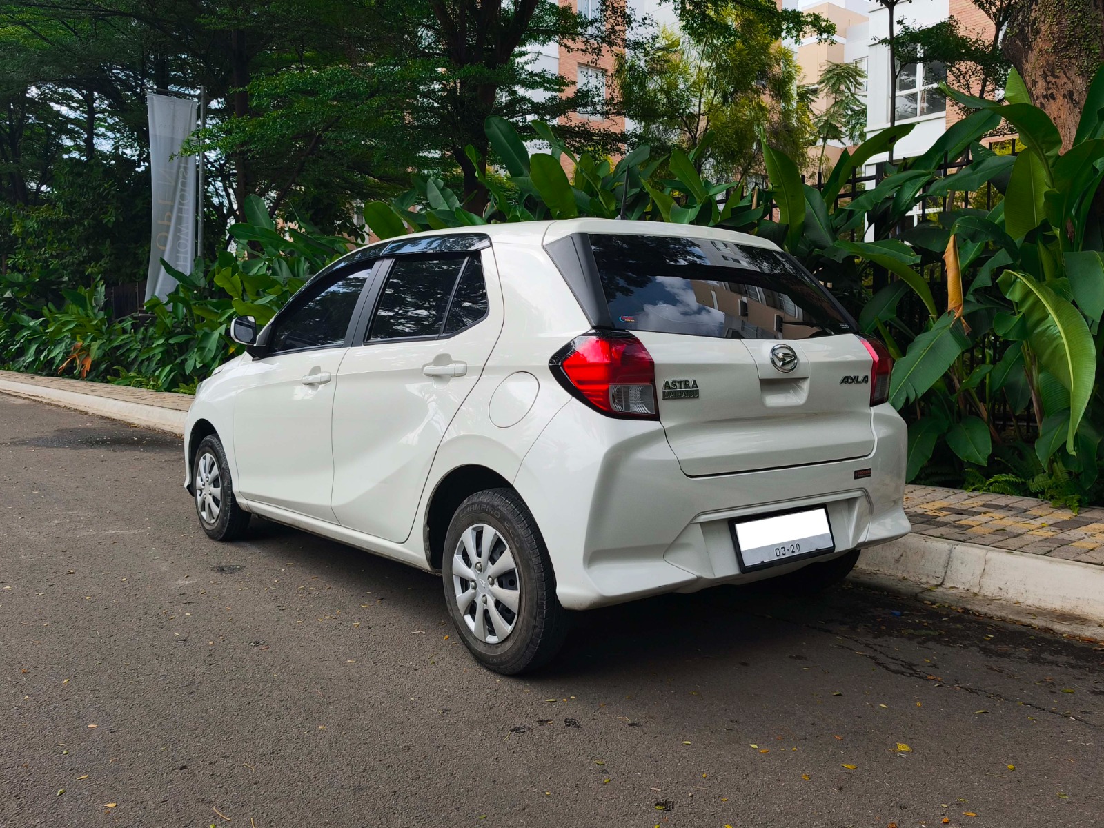 Daihatsu Ayla M 2024 M/T - Image 6
