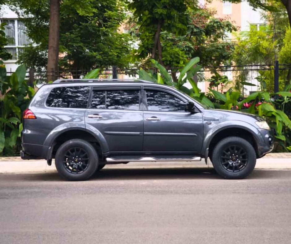 Pajero Sport Exceed 2011 A/T - Image 7