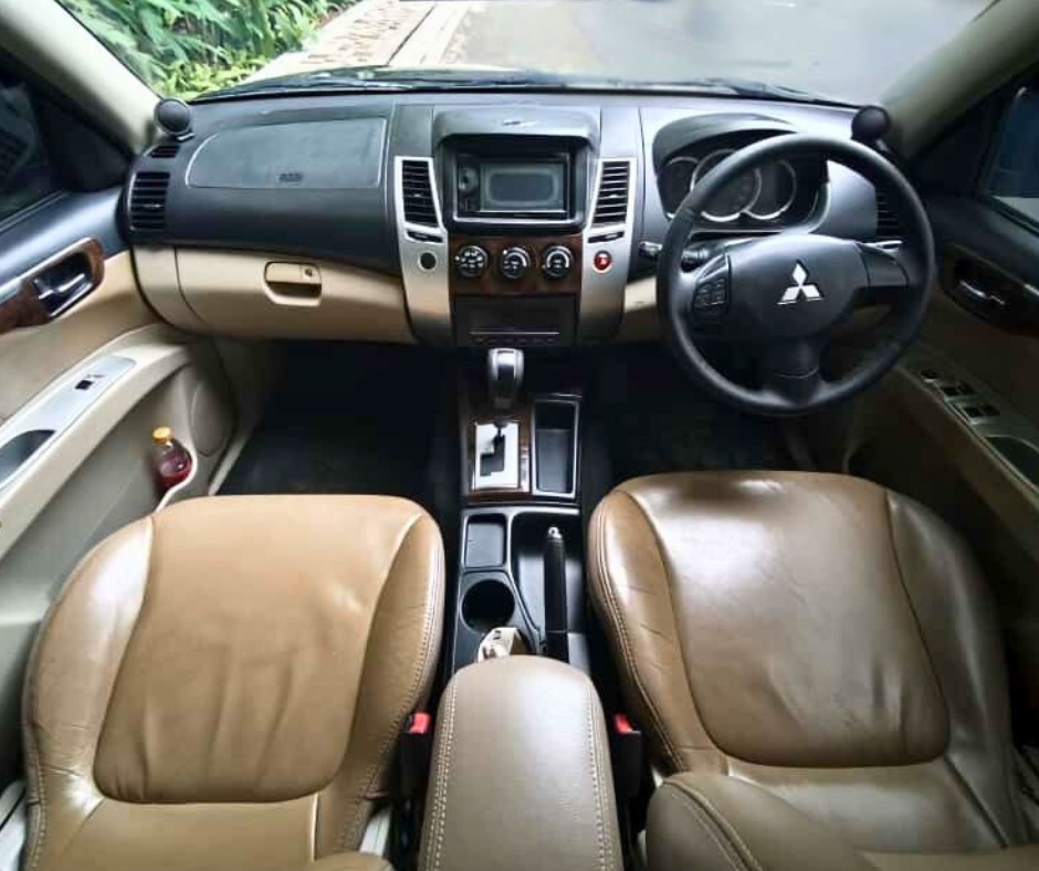 Pajero Sport Exceed 2011 A/T - Image 11