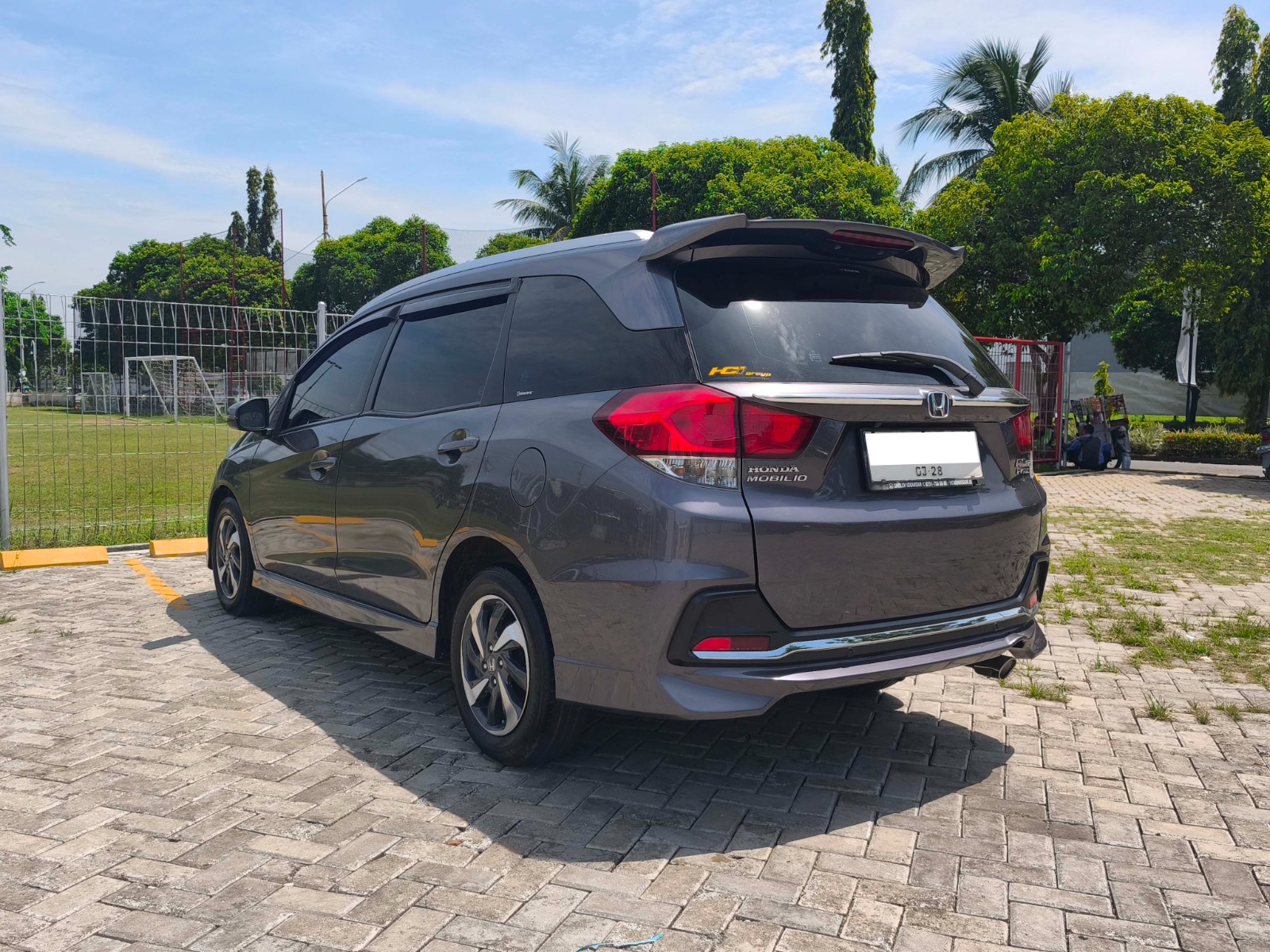 Honda Mobilio RS 2017 CVT - Image 4