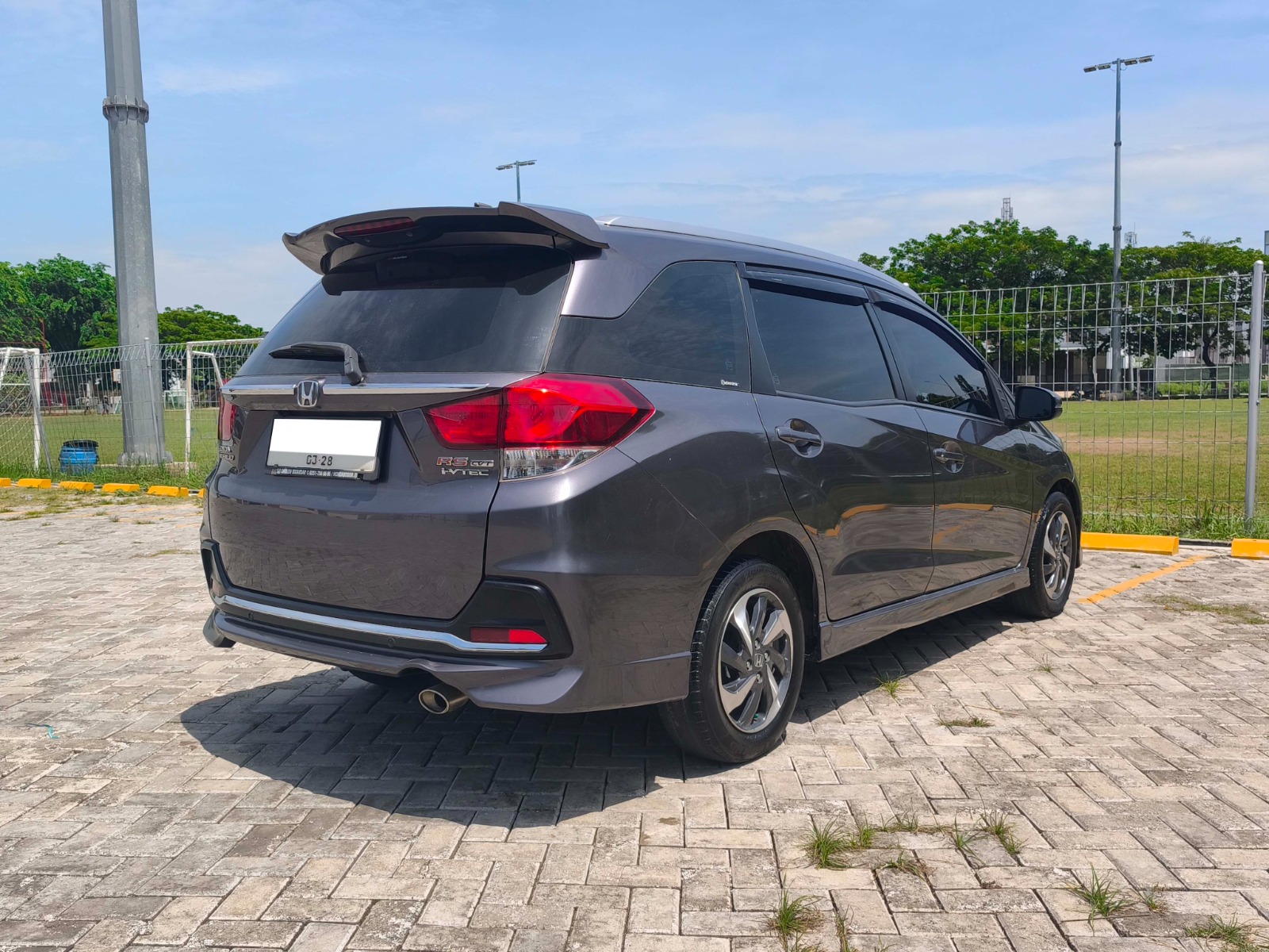 Honda Mobilio RS 2017 CVT - Image 6
