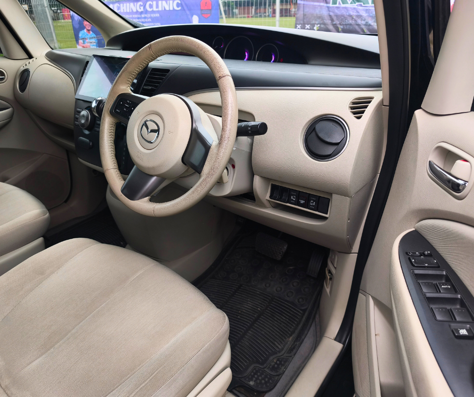 Mazda Biante 2.0 A/T 2013 - Image 9