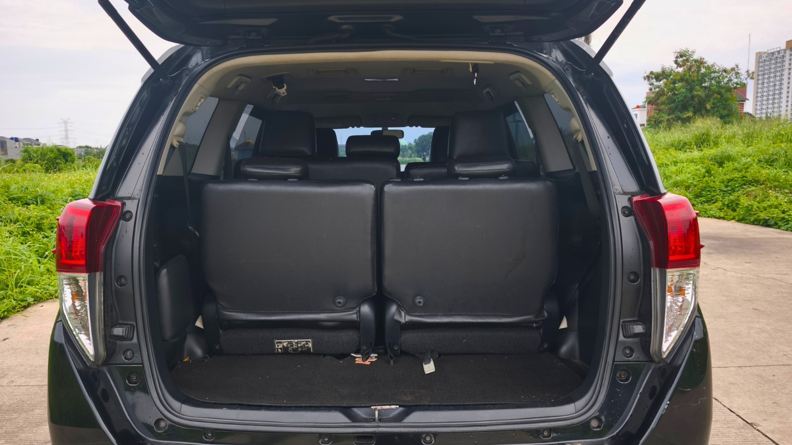 Toyota Innova G Luxury 2017 A/T - Image 11