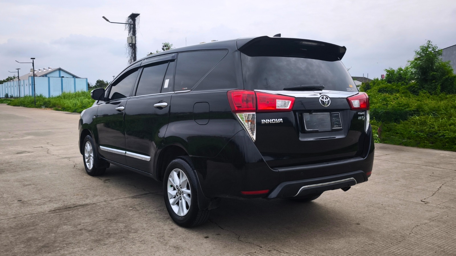 Toyota Innova G Luxury 2017 A/T - Image 6