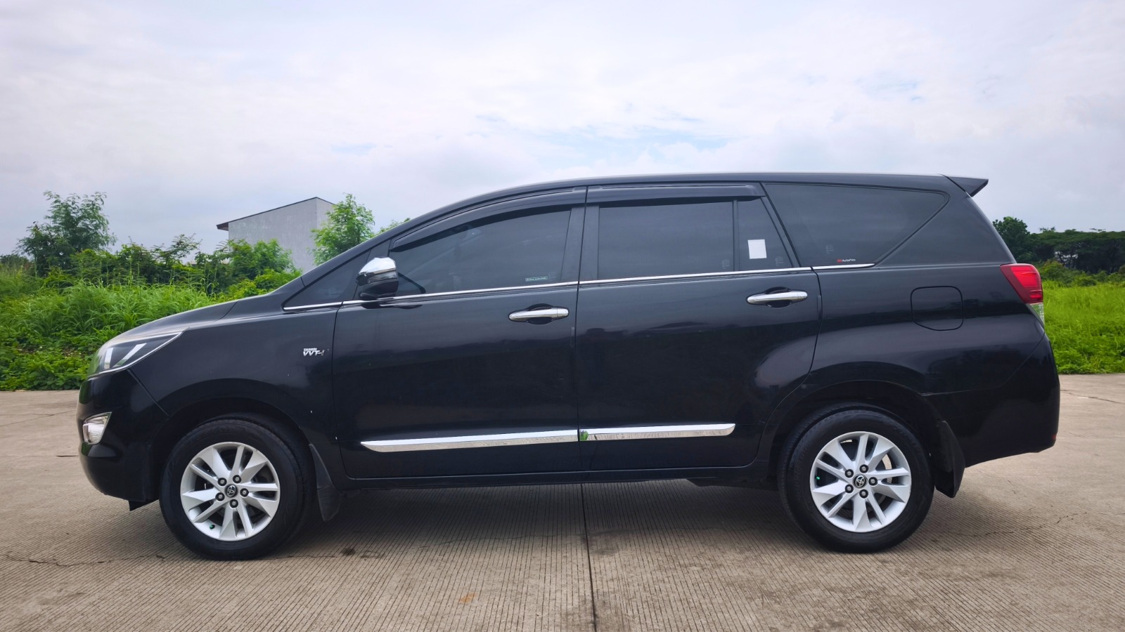 Toyota Innova G Luxury 2017 A/T - Image 8