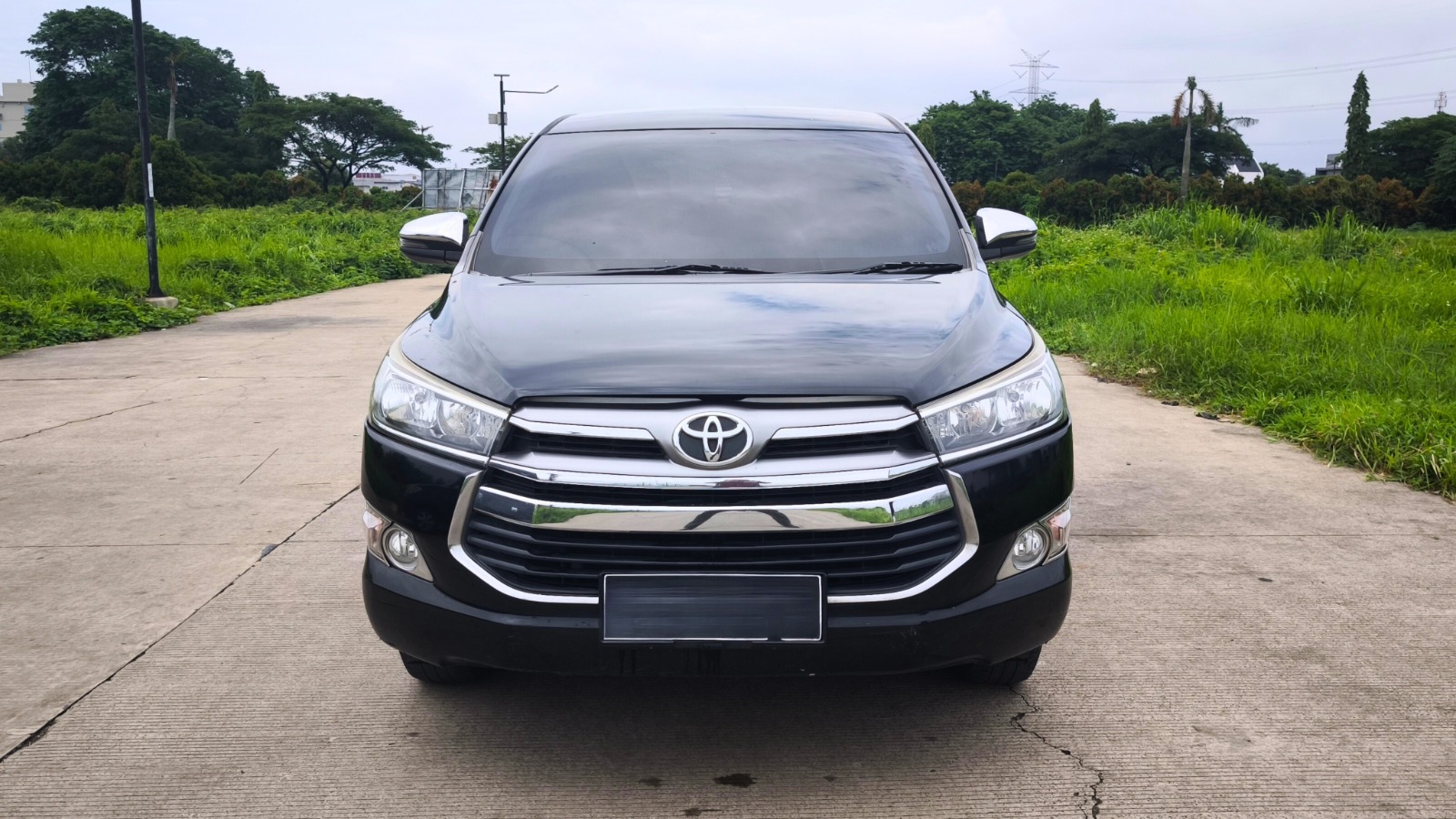 Toyota Innova G Luxury 2017 A/T - Image 2