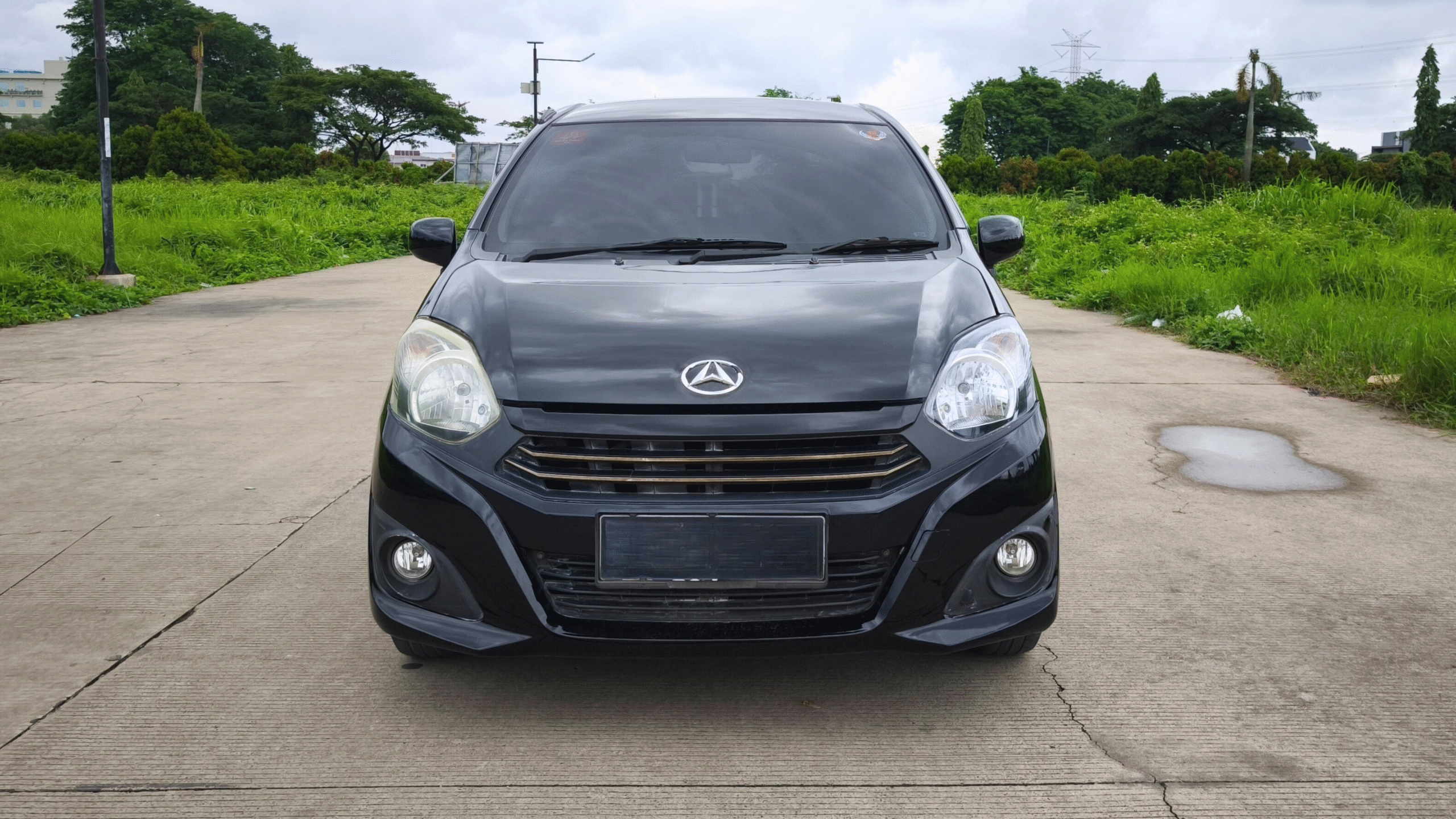 Ayla X AT 2021 Hitam - Image 3