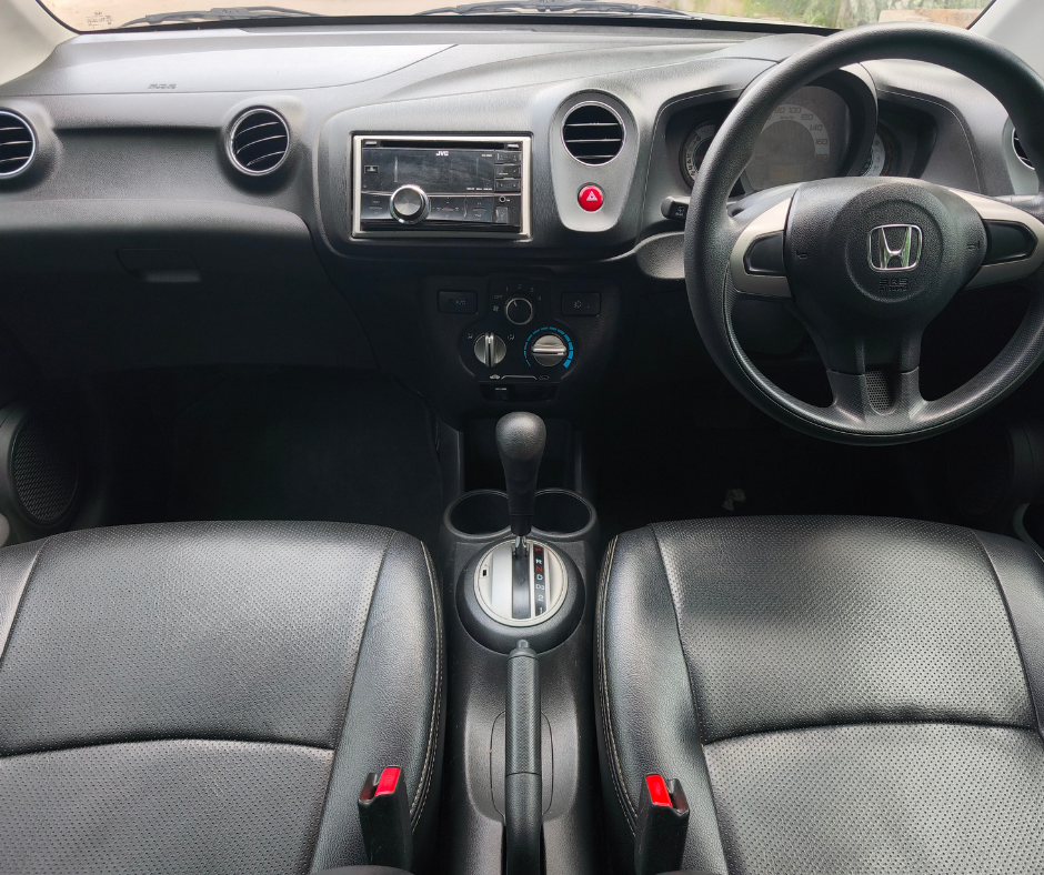 Honda Brio E AT 2015 Hitam - Image 12