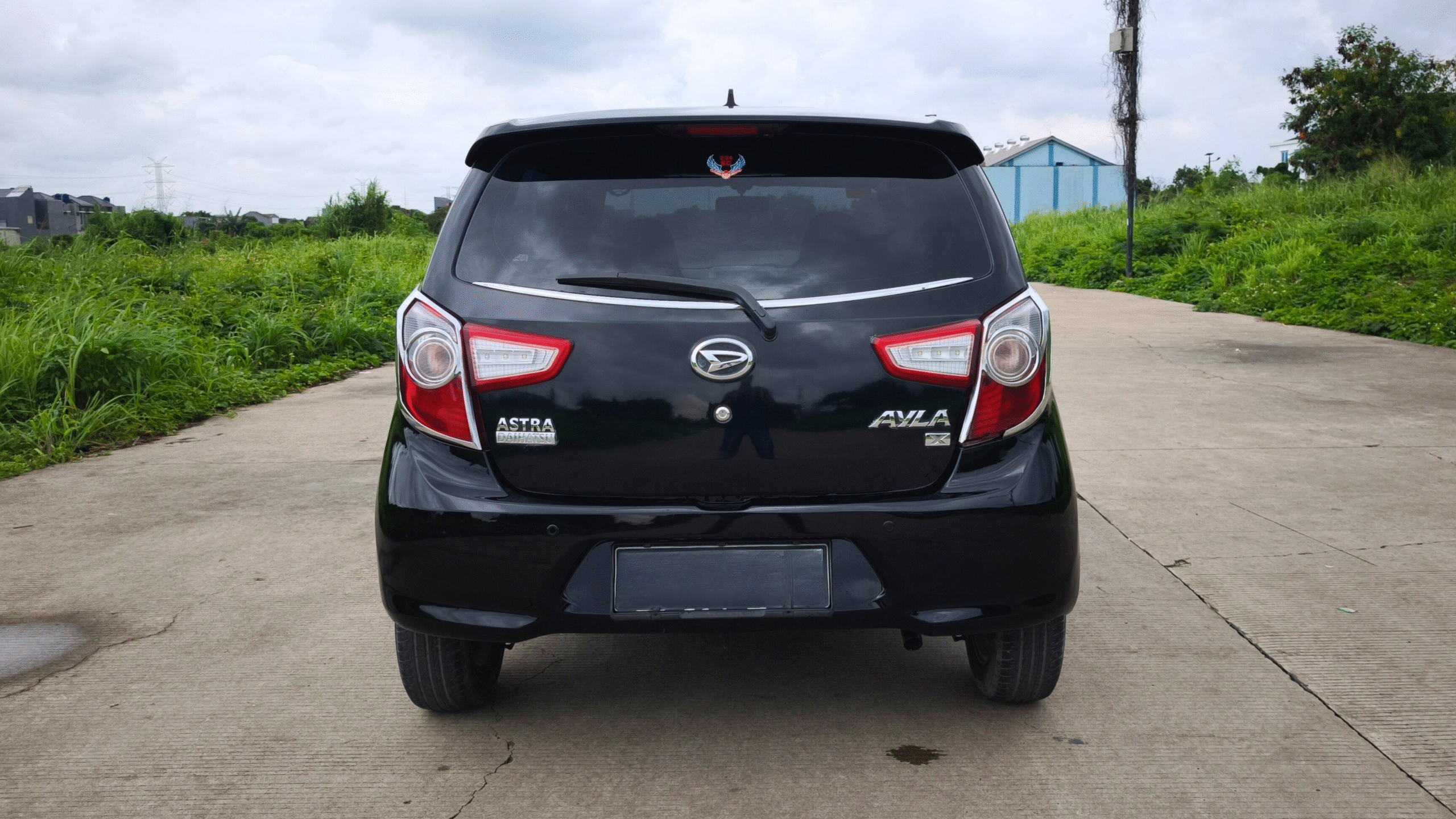 Ayla X AT 2021 Hitam - Image 4