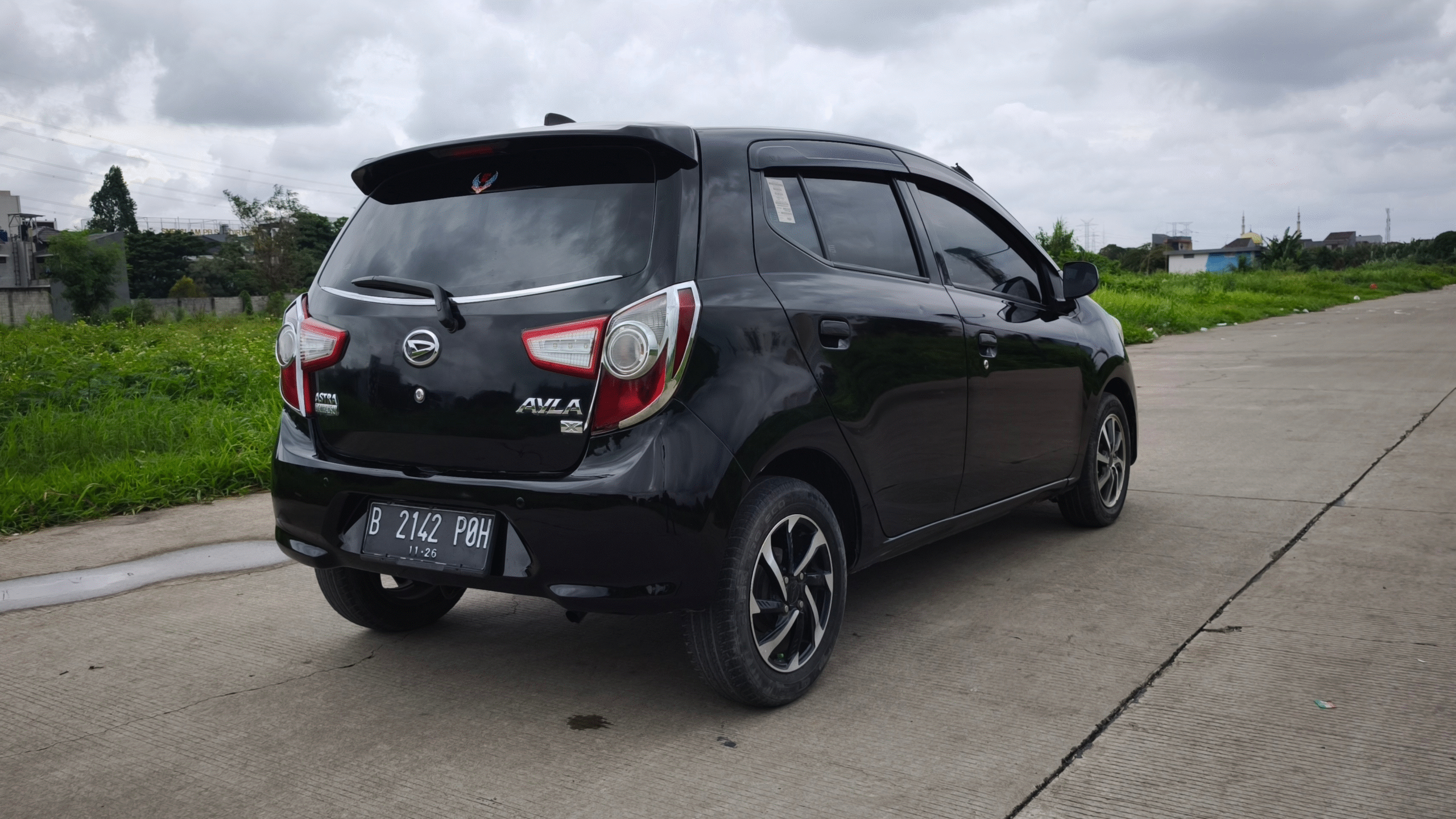 Ayla X AT 2021 Hitam - Image 5