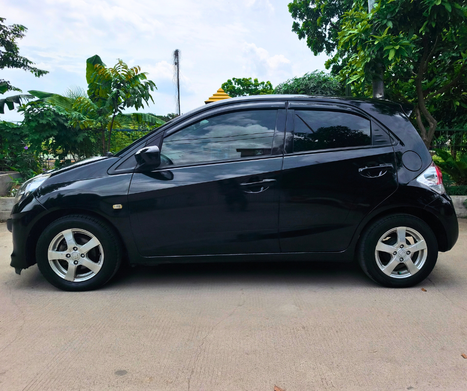 Honda Brio E AT 2015 Hitam - Image 7
