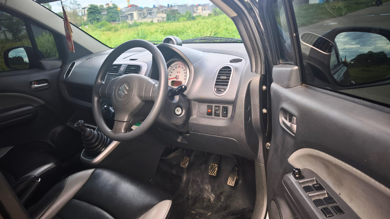 Suzuki Splash GL MT 2015 Hitam - Image 8