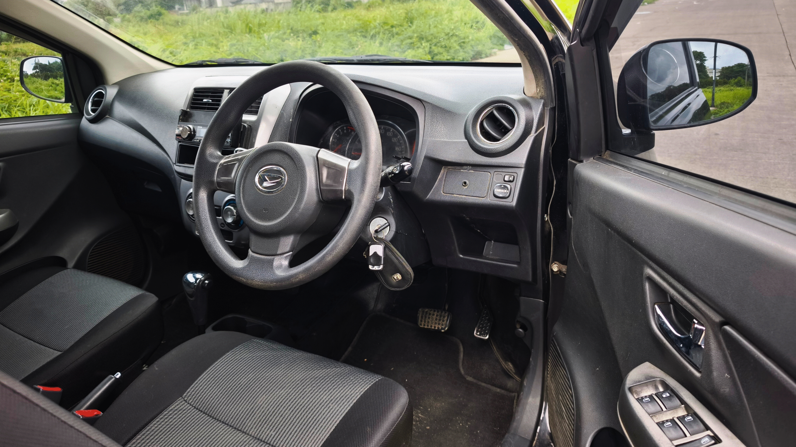 Ayla X AT 2021 Hitam - Image 9