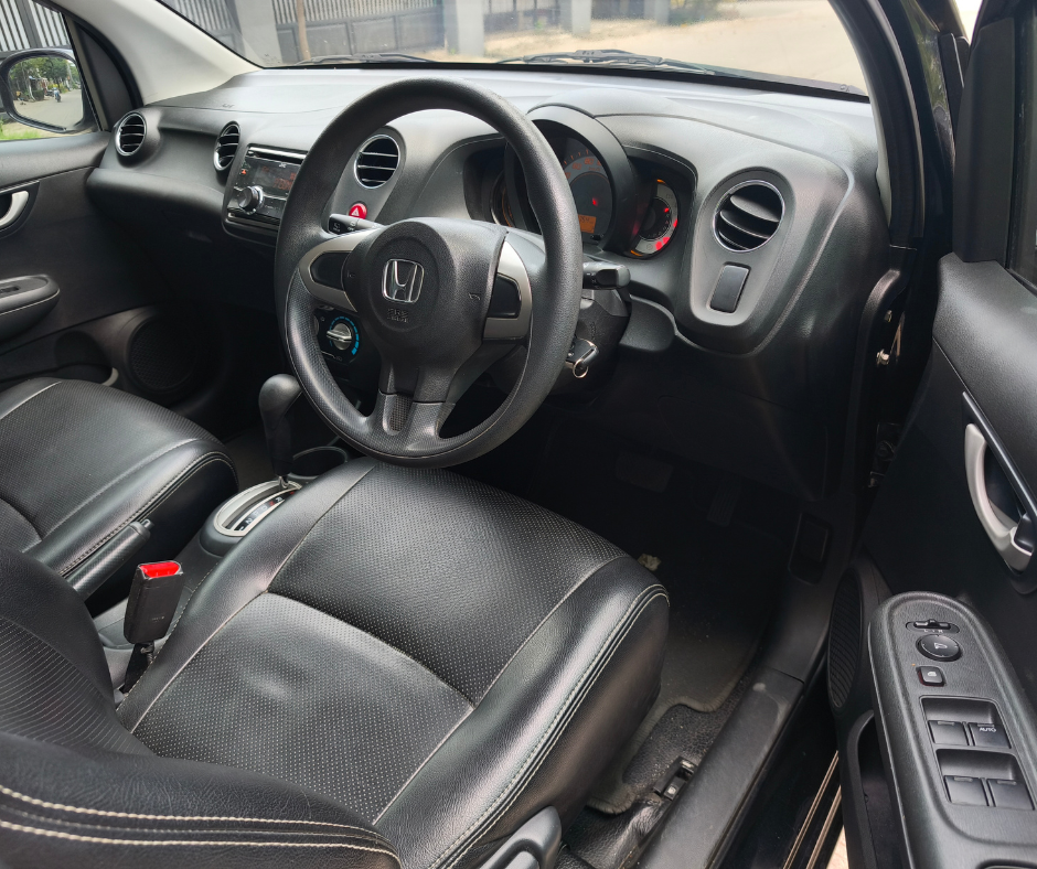 Honda Brio E AT 2015 Hitam - Image 9