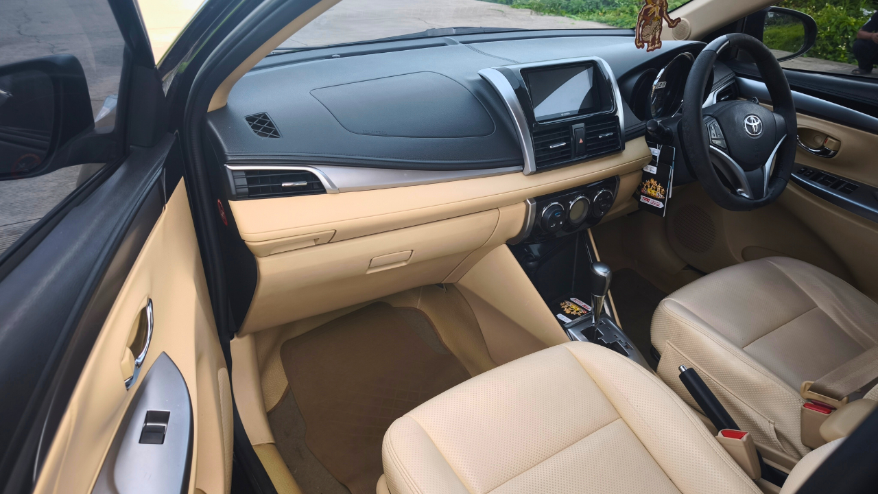 Toyota Vios G AT 2017 Hitam - Image 9