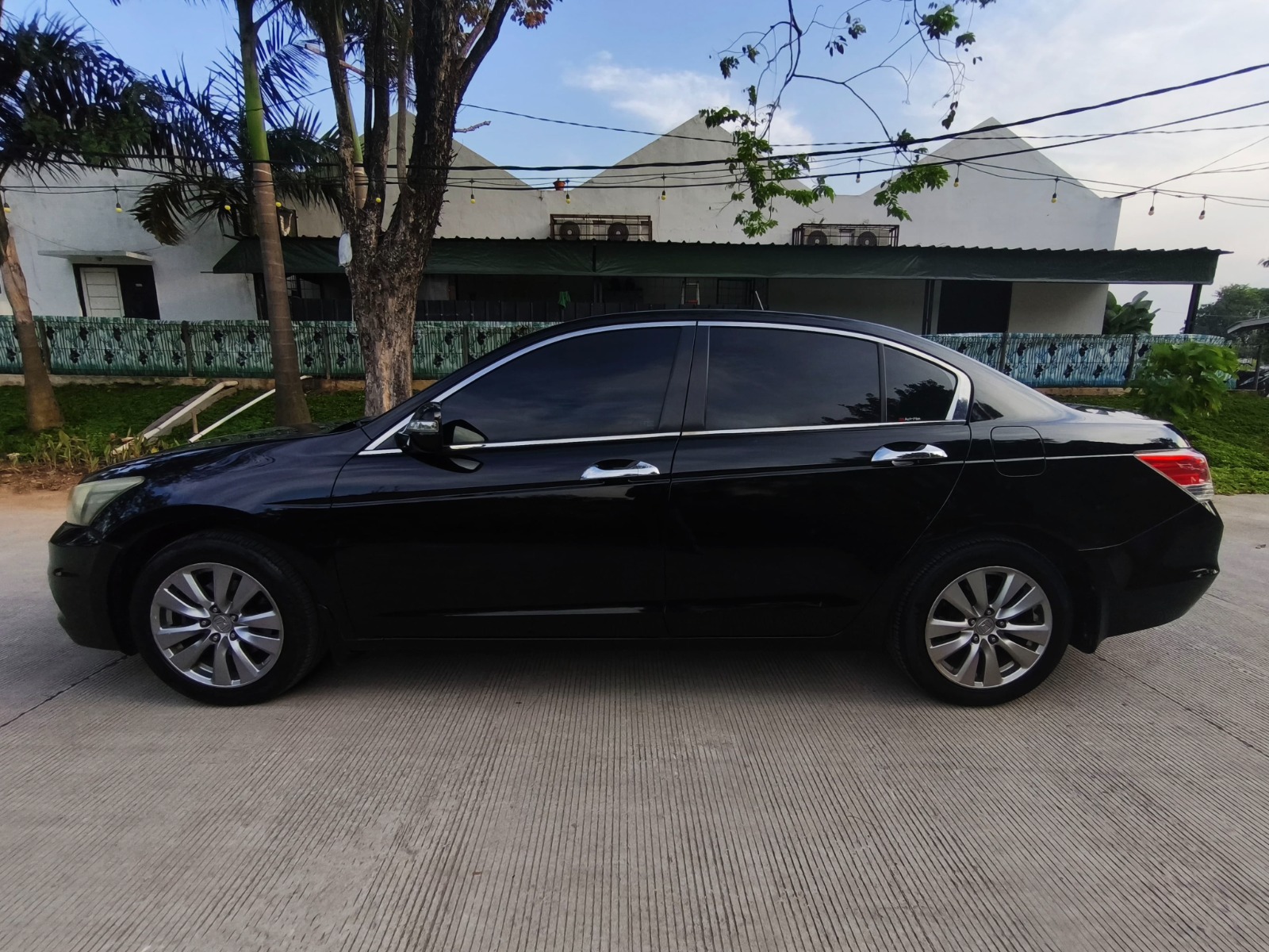 Honda Accord VTIL 2011 Hitam - Image 2