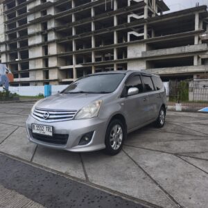 Grand Livina SV AT 2013 Silver